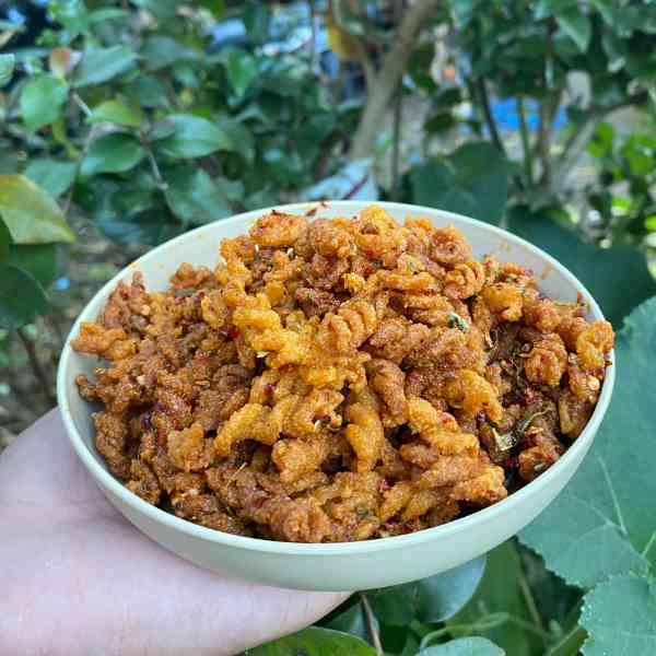 

Uril Makaroni Spiral Pedas Daun jeruk gocengan cemilan murah pedas