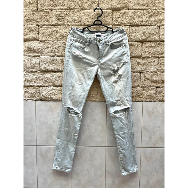 American Eagle Ripped Jeans Celana Panjang Denim Wanita Preloved