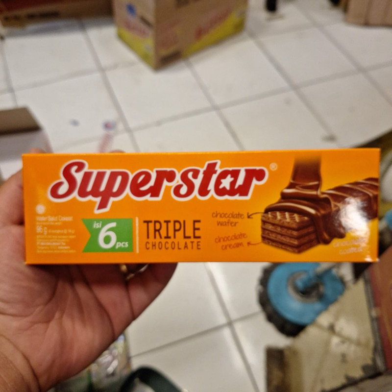

SUPERSTAR Wafer 96gram isi 6