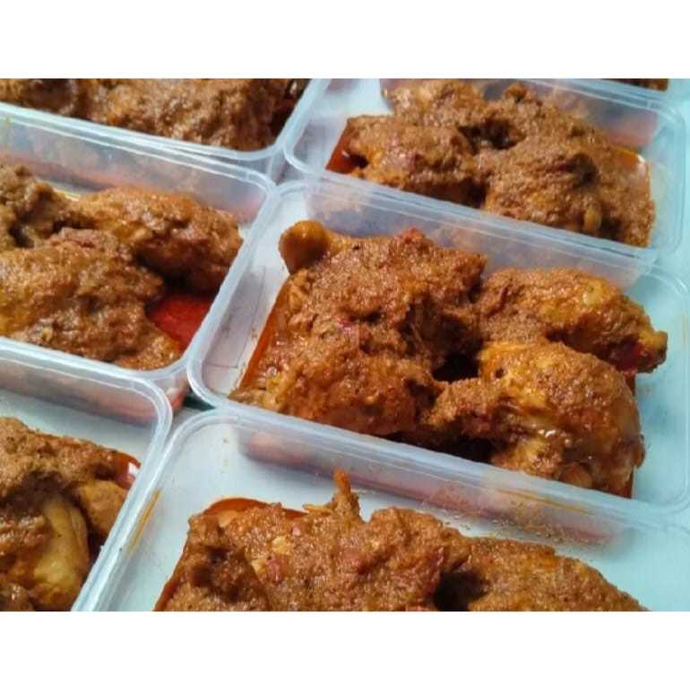 

Ayam bumbu rendang padang sudah masak siap saji sudah potongan praktis dan enak