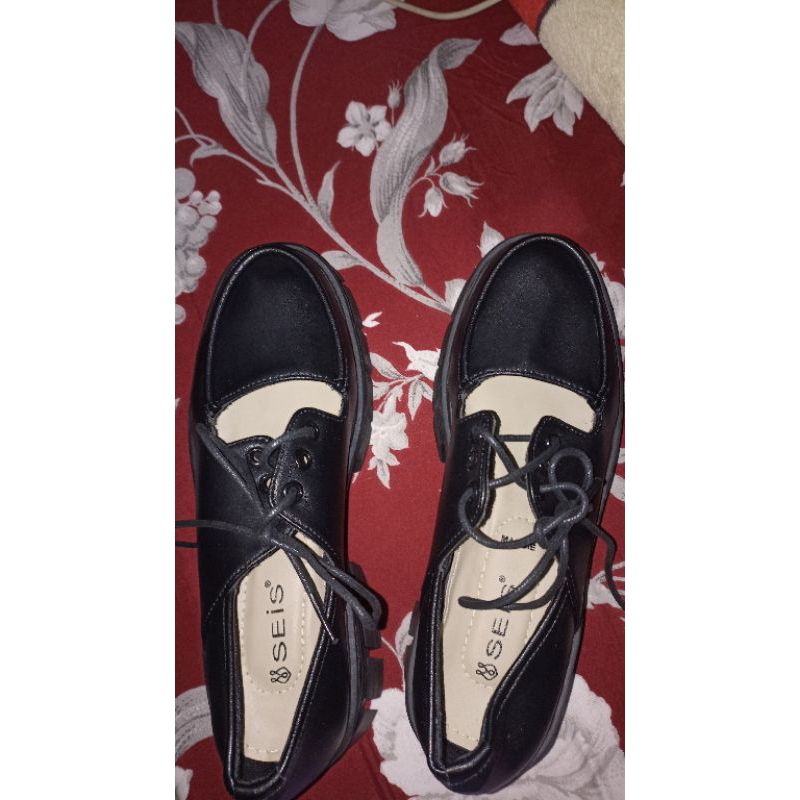 SEIS SEPATU