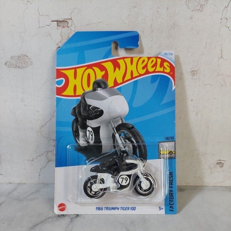 Hot Wheels 1966 Triumph Tiger 100