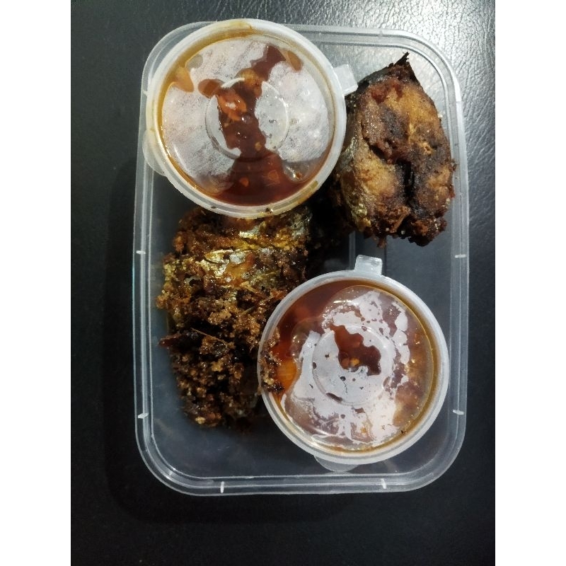 

IKAN BUMBU SAUS ME + NASI + LALAP + SAYUR