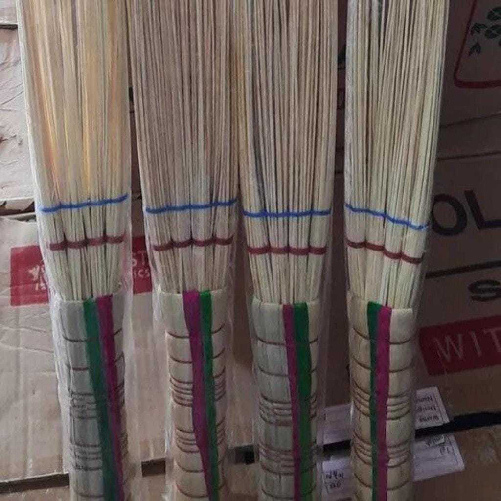 Sapu KASUR / Sapu Lidi kasur / sapu lidi Putih Premium / sapu Penebah Kasur