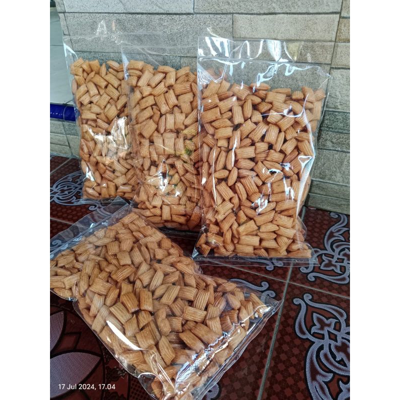 

Snack kiloan kacang bawang