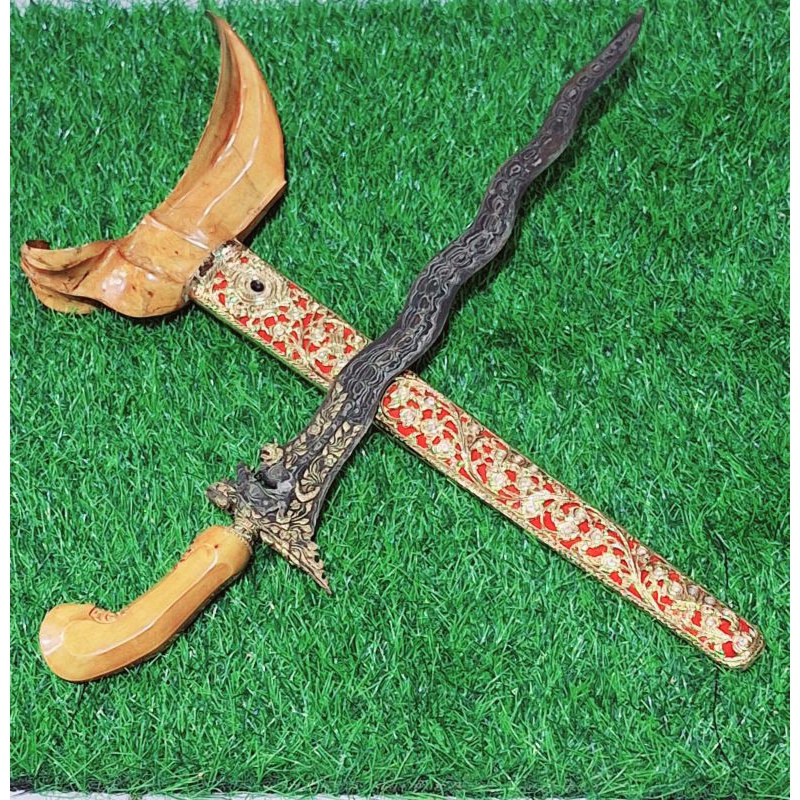 Keris Luk 9 Pamor Melati Tumpuk  kinatah