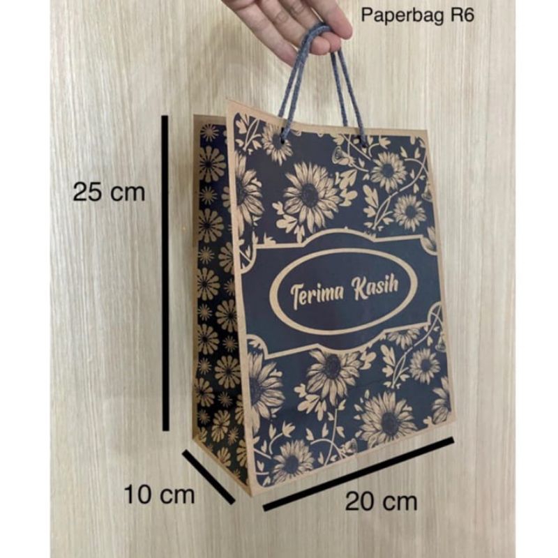 

Paperbag Motif Batik Terimakasih 20x10x25cm Premium / Paper Bag Tas Kado Kertas Kotak Sepatu Besar Souvernir Aesthetic Tebal R6 Panjang