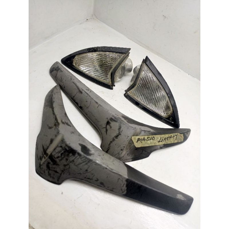 sein depan piagio liberty ori set cover lis body depan vespa liberty piagio liberty original