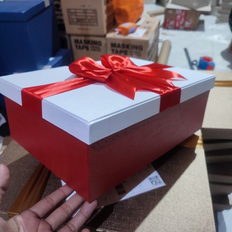 

HARDBOX MIX MERAH PUTIH 28x20x10cm