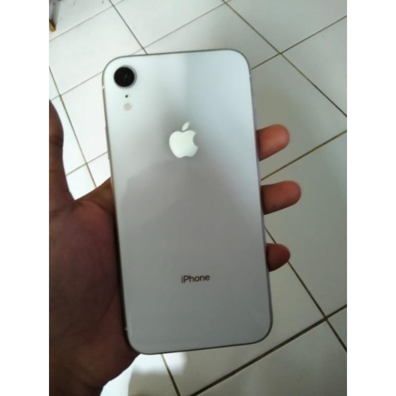 iphone xr 64gb