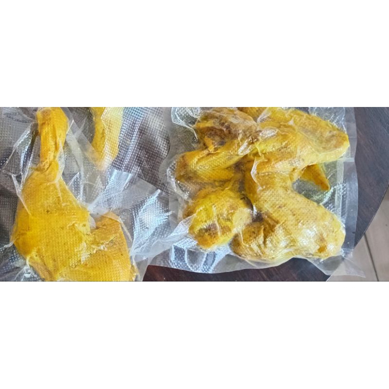 

Ayam ungkep bumbu rempah kuning 500 gram, sudah vakum siap froozen