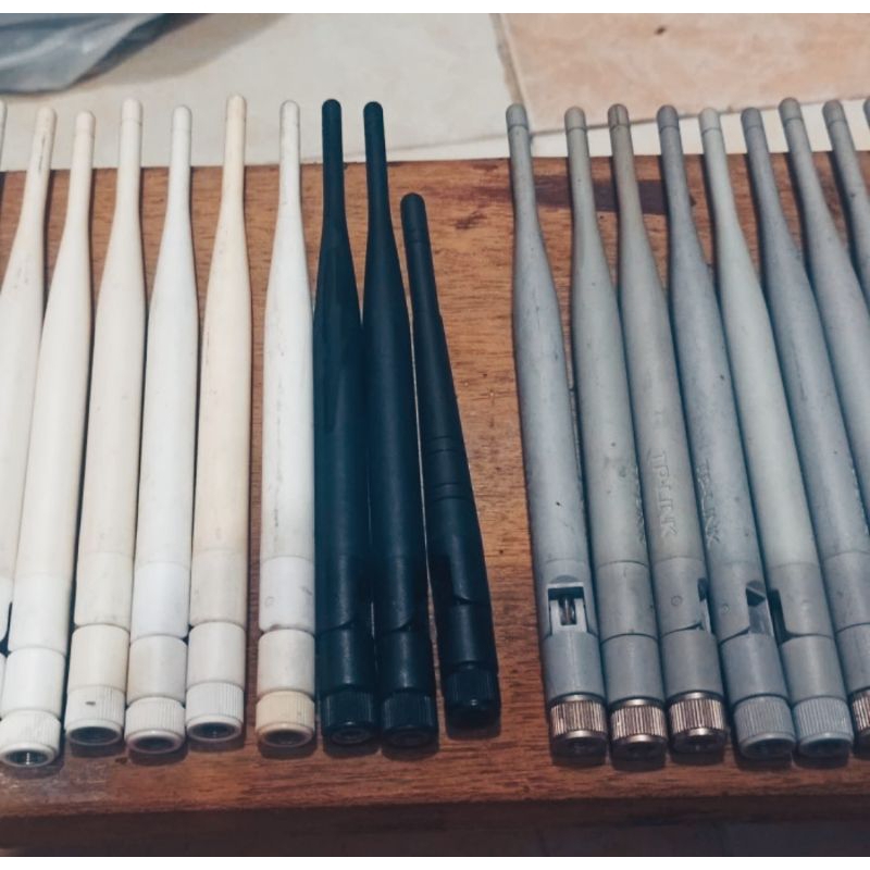 ANTENA ROUTER WIFI KEUATAN SINYAL 5dbi copotan original