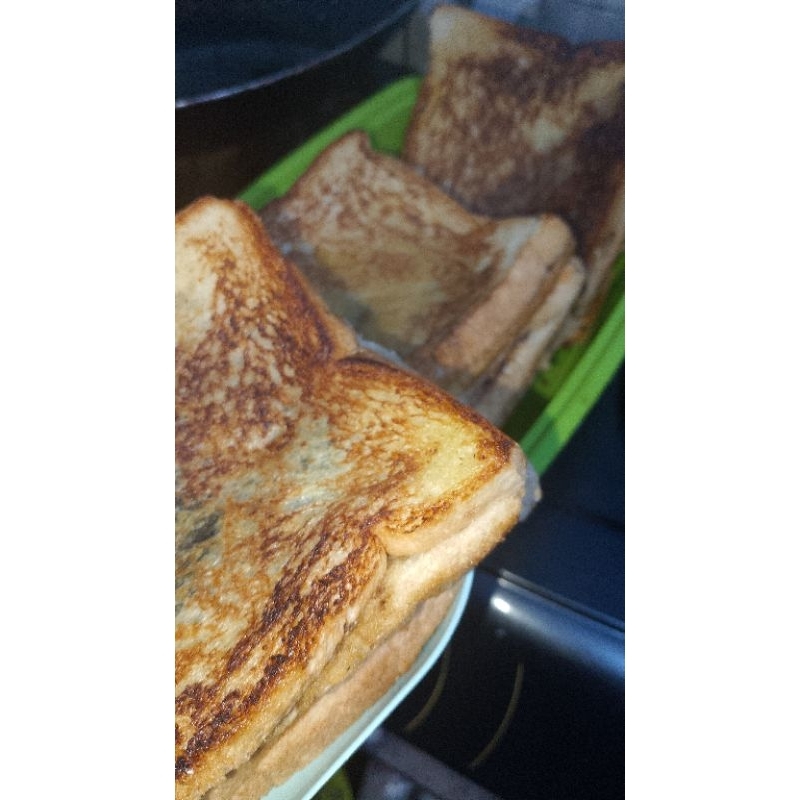 

Roti Bakar Cryspi Mama Arro