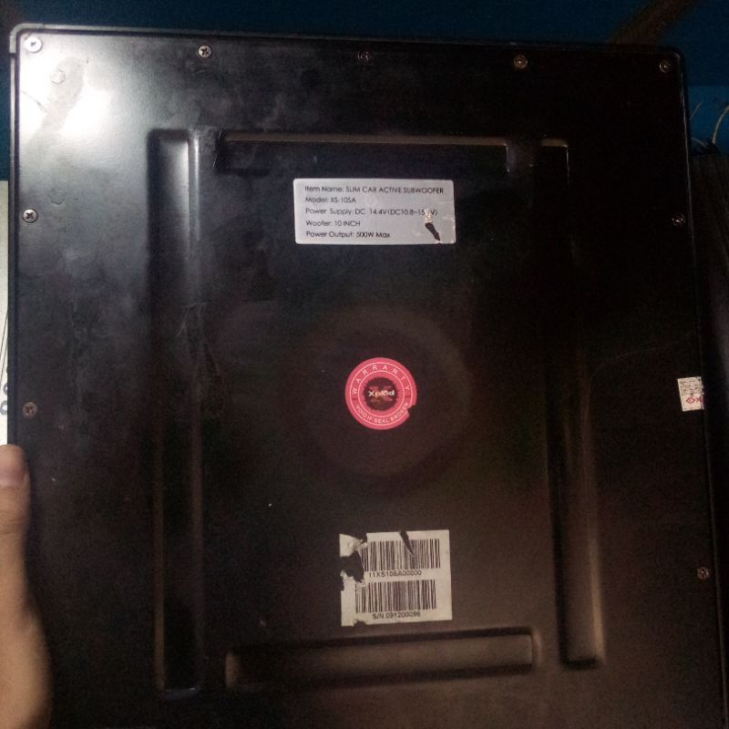 Subwoofer aktif merek Soni xplod 10 inci