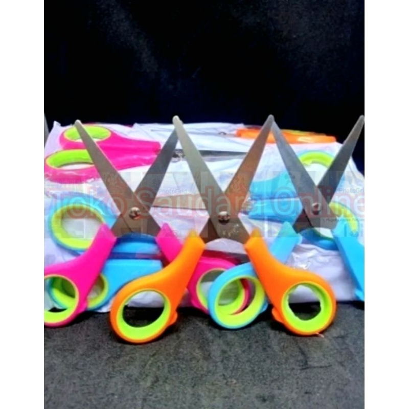 

Gunting Renceng Isi 12 Pcs Murah 4 Inch Stainles Stell Pacman PC-04-H2