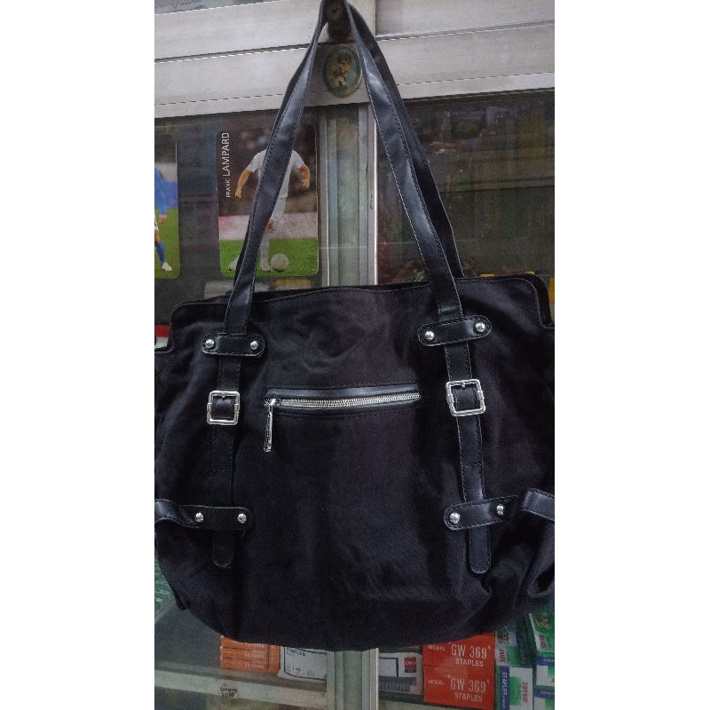 Tas Elizabeth Hitam Preloved