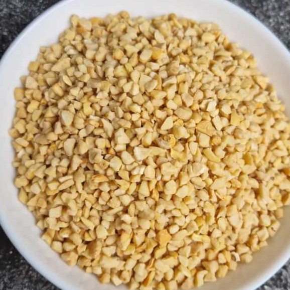 

Kacang Mete Patahan Mentah Topping SP1 ( pecahan hancur menir 3-5mm )