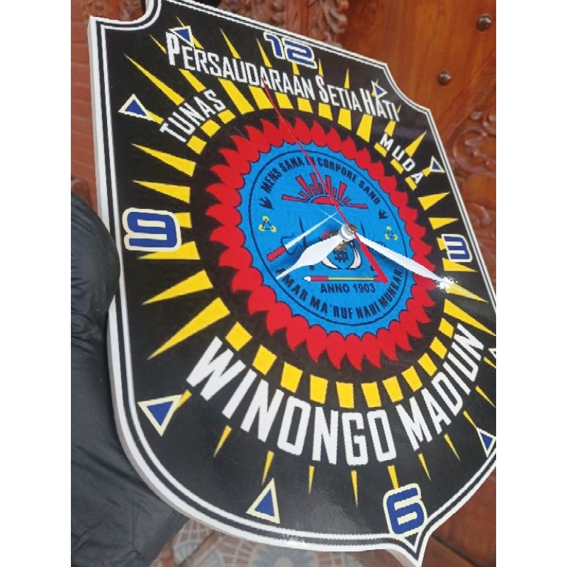 JAM DINDING KARAKTER STK PENCAK SILAT PSHW WINONGO