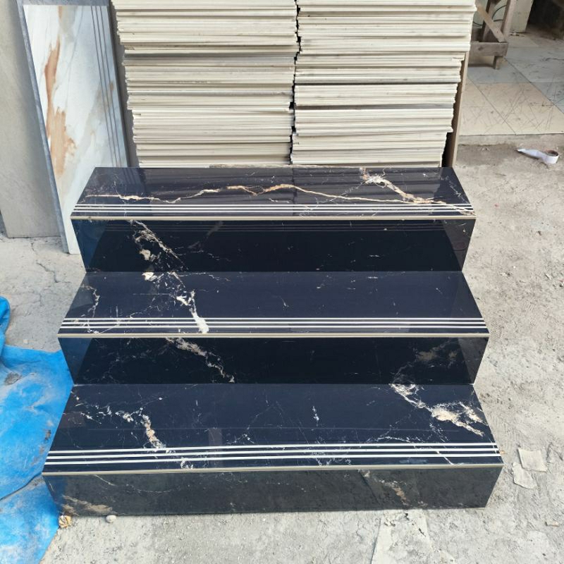 granit anak tangga 30x60