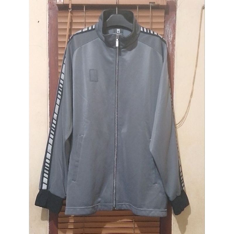 DescenteTracktopJaket Preloved