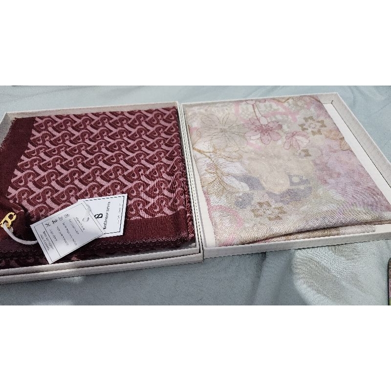 RARE BUTTONSCARVES THE DREAM PARK