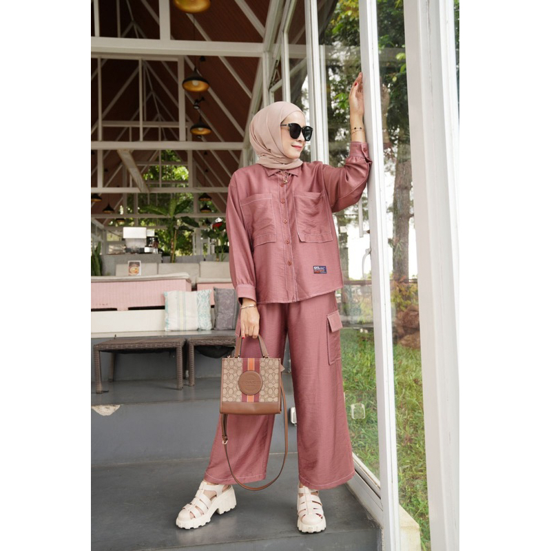 NEW SET KEMEJA DAN CELANA CARGO BY GYL AUTHENTIC