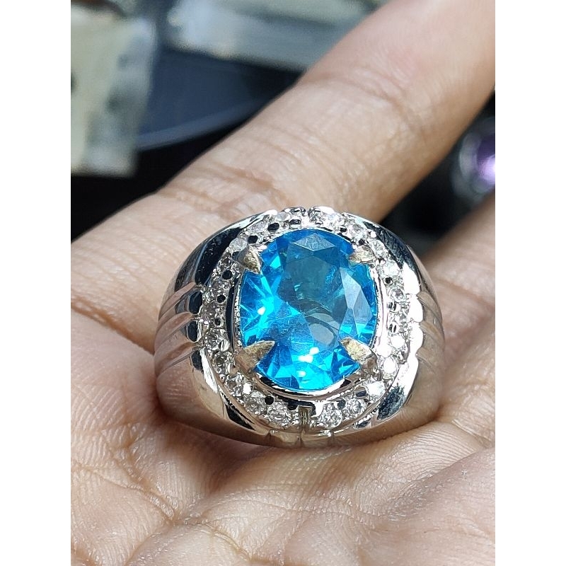 blue topaz London