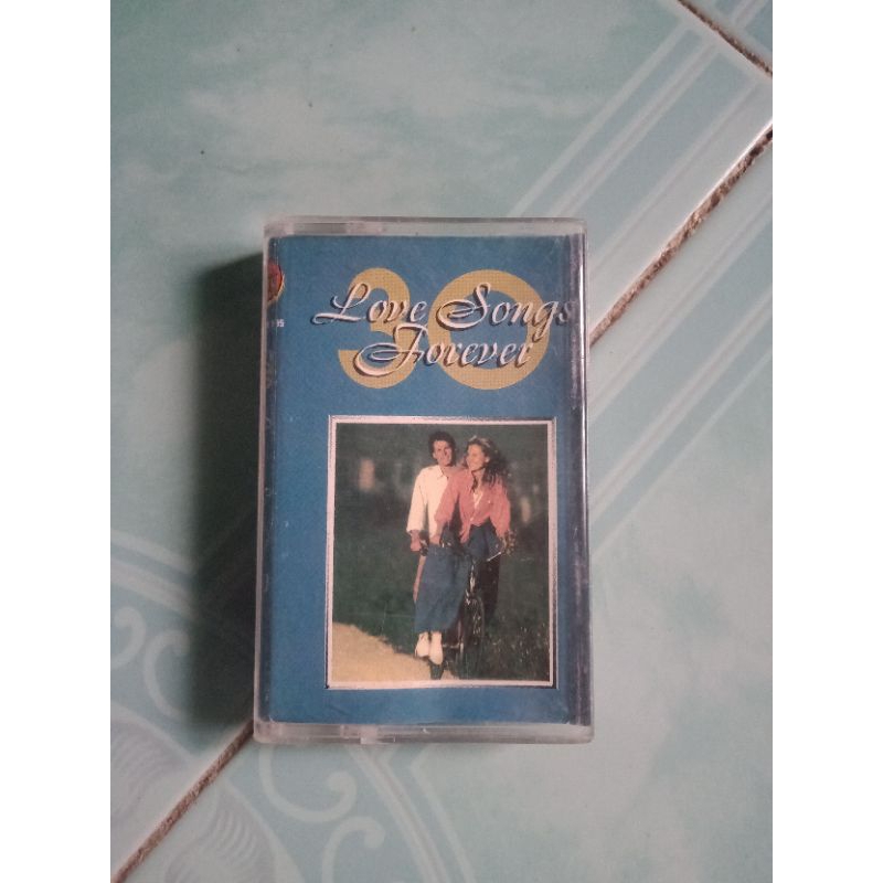 Kaset 30 Love Songs Forever