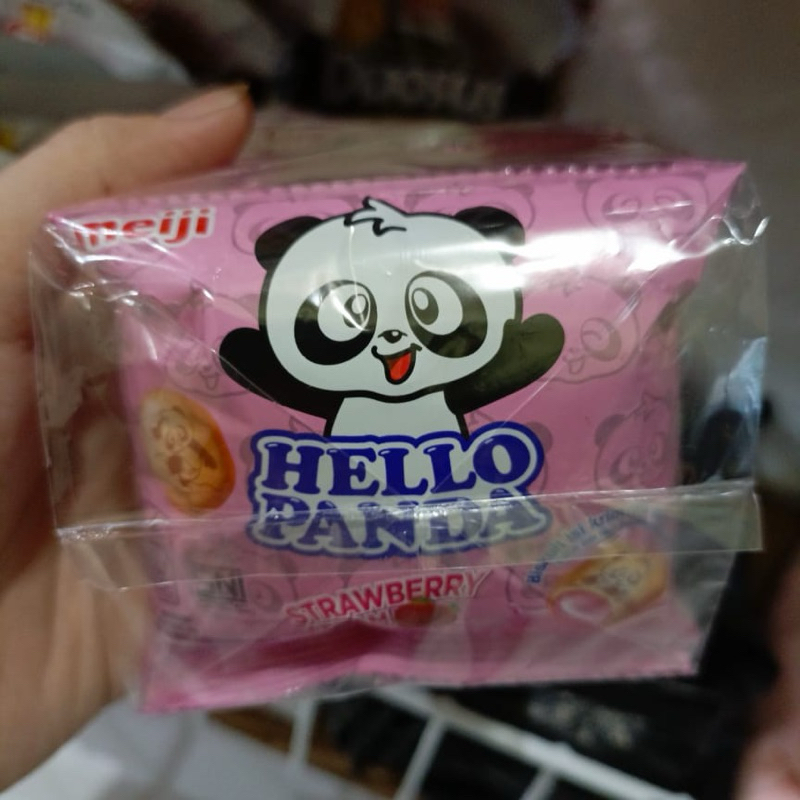 

hello panda | biskuit coklat | biskuit strawberry | roti | makanan ringan