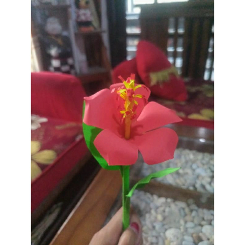 Bunga sepatu dari kertas origami