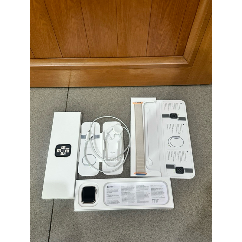 [PRELOVED/SECOND FULLSET] Apple Watch SE Gen 2 40mm Warna Starlight Strap Loop