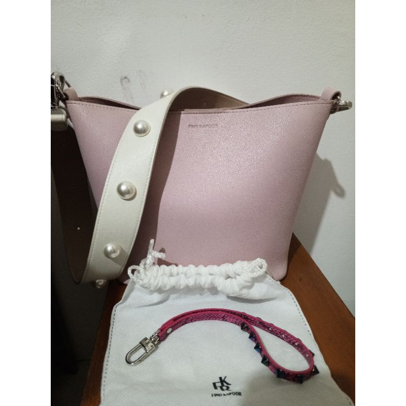 Find kapoor pingo bag pink and white straps korea original