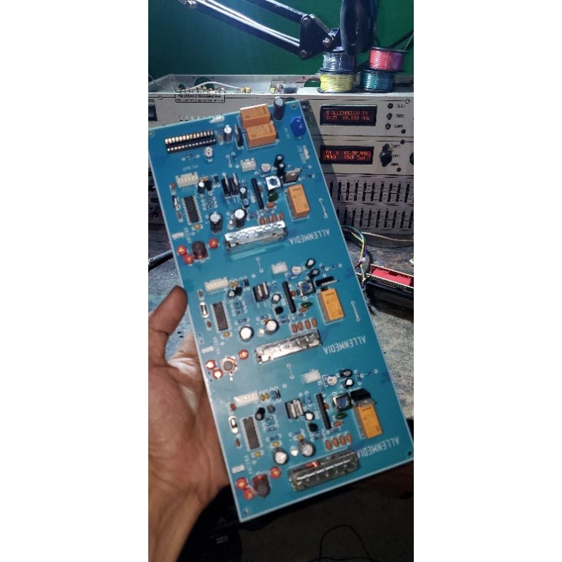 3 INPUT RPU FM LCD PLL 65-108 MHz ANTI SPLET