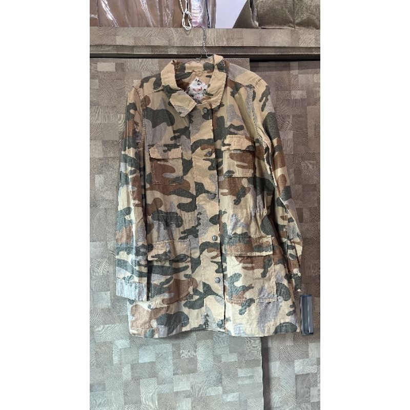 jaket triset wanita motif army preloved