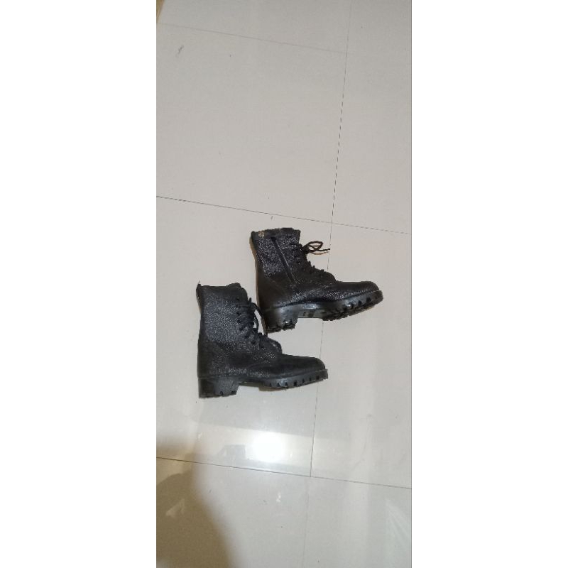 Sepatu PDL jatah TNI asli ada resletingnya