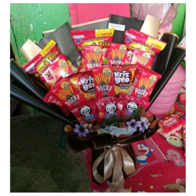 

Buket snack chiki pocky besar hadiah ulang tahun/hadiah wisuda