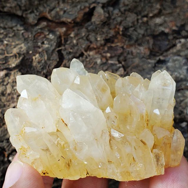 NATURAL CLUSTER QUARTZ CRYSTAL - Crystal Healing Reiki