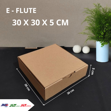 

(10Pcs) Kardus Eflute Karton Box Kotak Kue Hampers 30 cm x 30 cm x5 cm