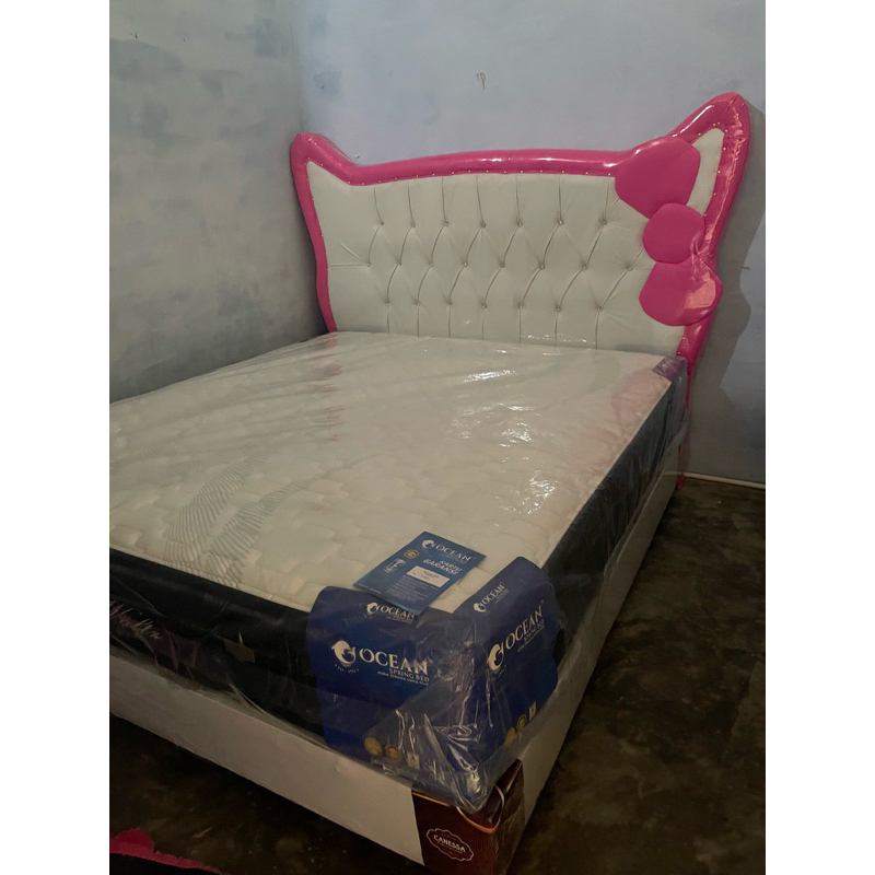 Divan Sandaran Hello Kitty