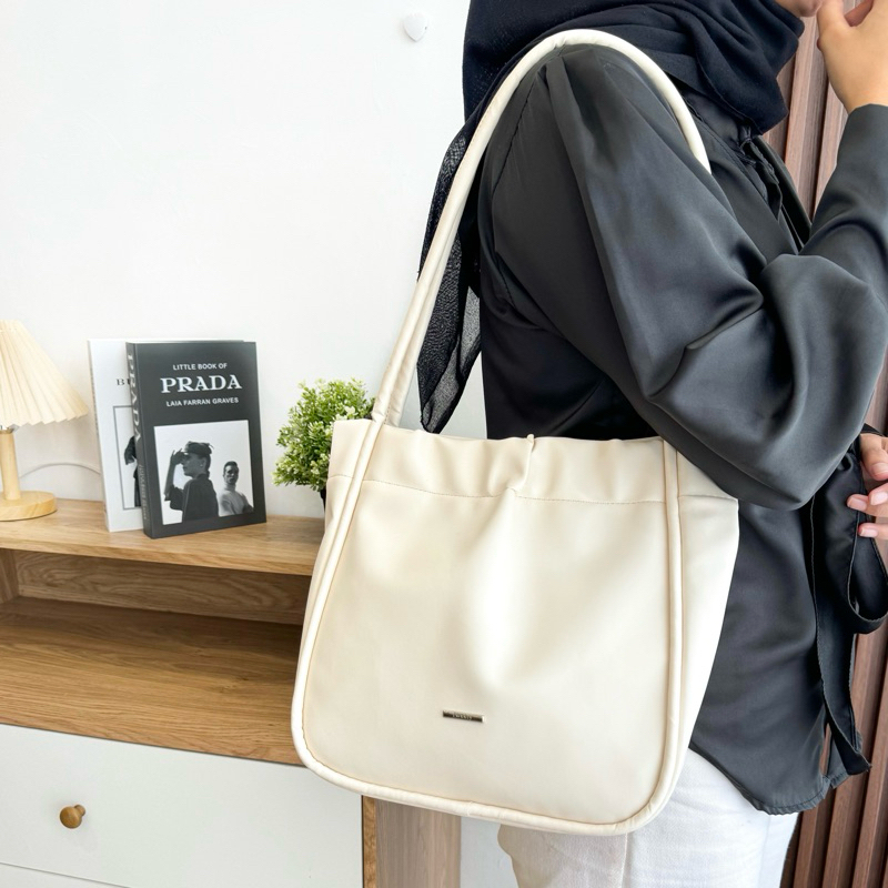 CLARA Totebag | Tas Totebag Wanita | Tas Wanita | Tas Totebag Kulit | Tas Totebag Kuliah | Tas Toteb