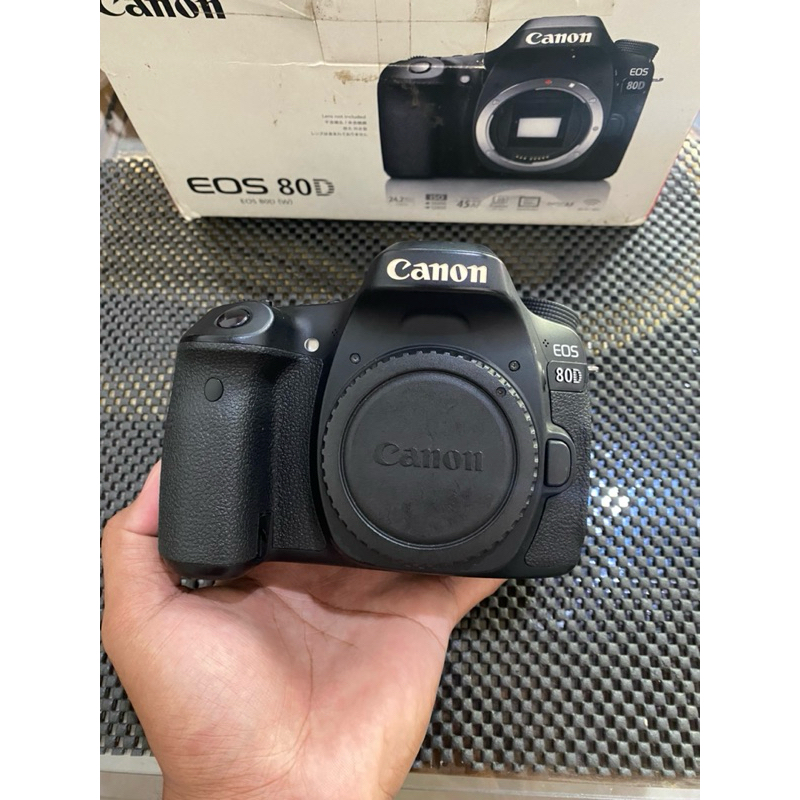 2 UNIT KAMERA DSLR CANON 80D BODY Only fisik bekas pemakaian