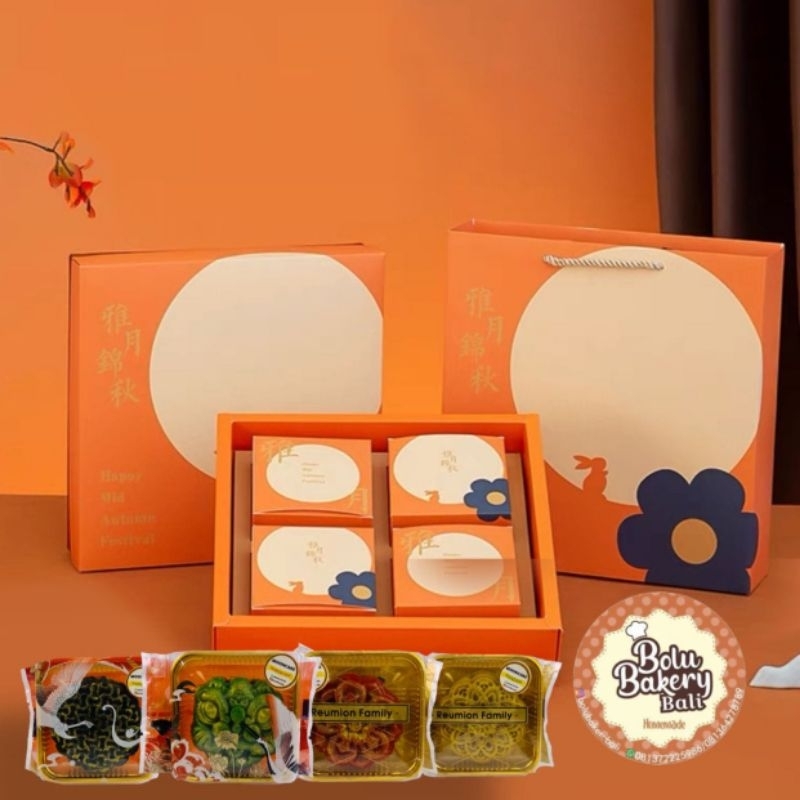 

Premium Mooncake Gold Free hampers box Free hagtag Tradisional Halal enak lembut no pengawet homemade cake tong jiu pia