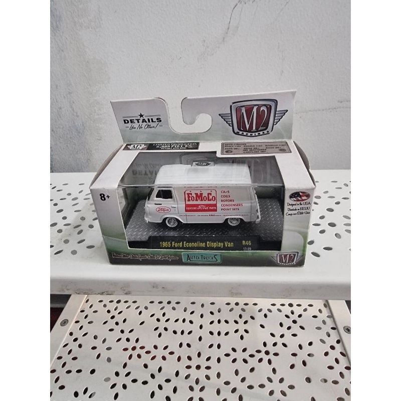 M2 Machines FoMoCo 1965 FORD ECONOLINE DISPLAY VAN