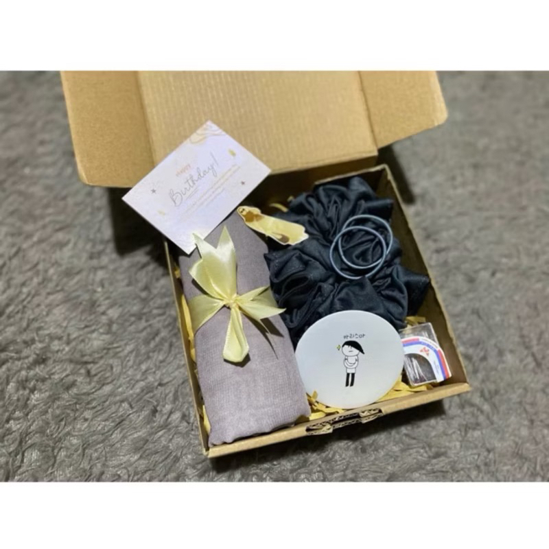 

HAMPERS BOX / KADO ULANG TAHUN, PERNIKAHAN, WISUDA