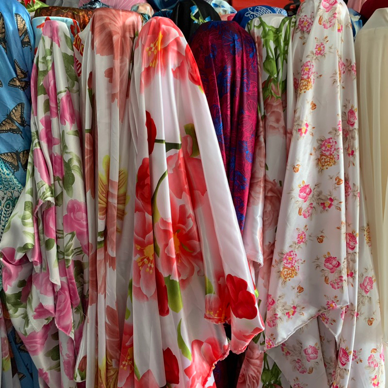 kain satin motif // kain bahan satin super // kain satin silk motif bunga // kain bahan gamis satin 