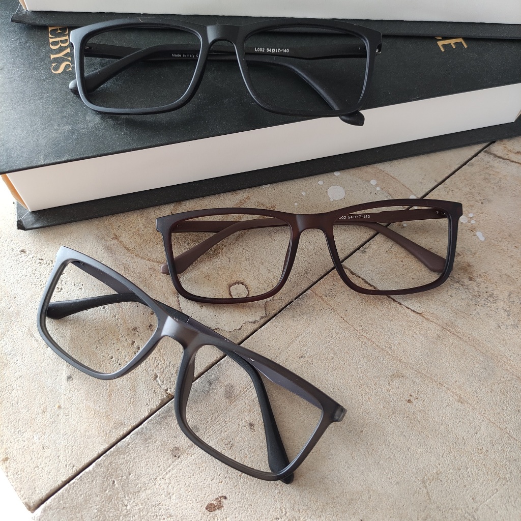 KACAMATA PRIA SPORTY 002 ELEGAN SIMPLE PLASTIK KAKI ALUMUNIUM lebar frame 13,6 cm lebar lensa 5,3 cm