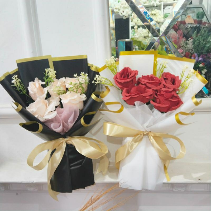 Buketgarden - Buket Mawar Aesthetic Wisuda Graduation Hadiah Ulang Tahun Bucket Flower Bunga Wisuda 