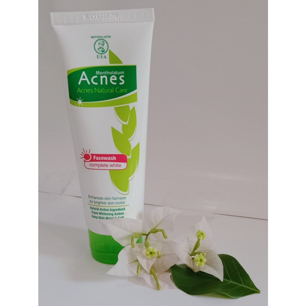 Acnes Facewash Complete White