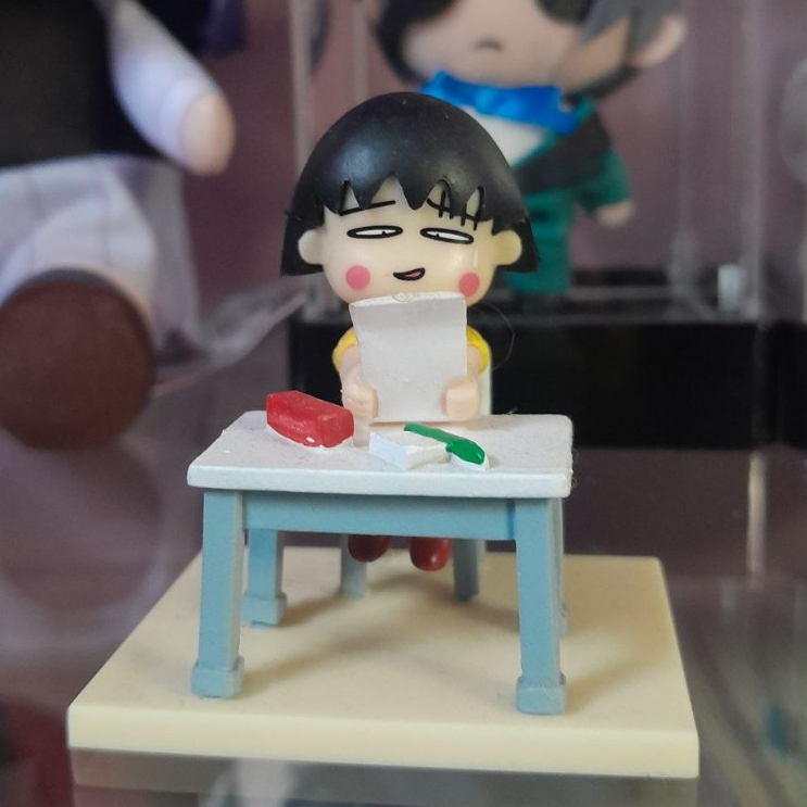 Original Chibi Maruko Chan Action Figure Marukochan Mengerjakan PR Tugas Belajar Nilai Ulangan Komik