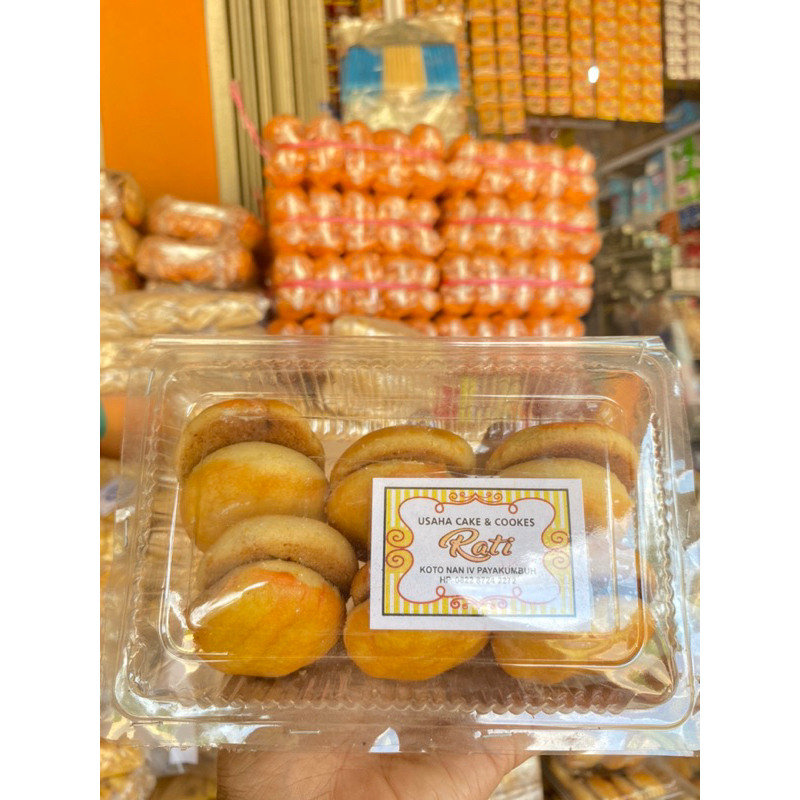 

Kue Nastar Rati isi 12pcs Gurih Isi Selai nenas